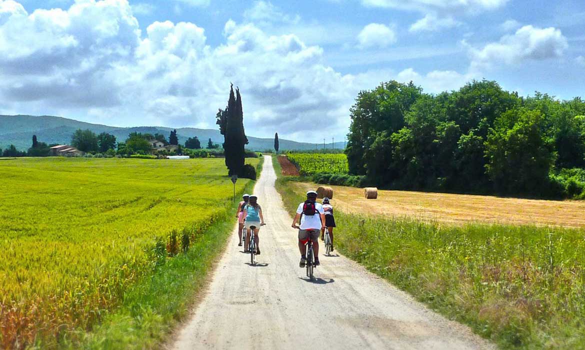 Cycling tours are available near Il Pozzo, a luxury villa in Tuscany